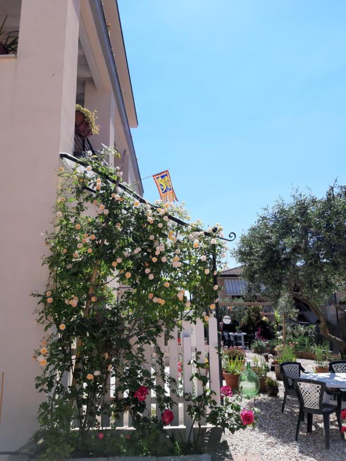 Villa Marianna Garda Lake เปสเคียรา เดล การ์ดา ภายนอก รูปภาพ